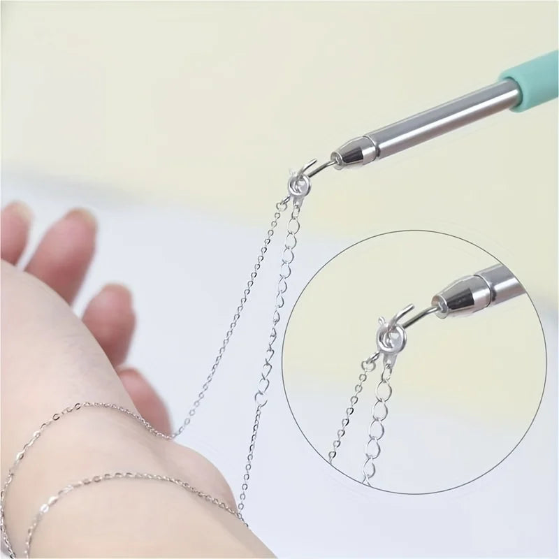 Bracelet Fastening Helper