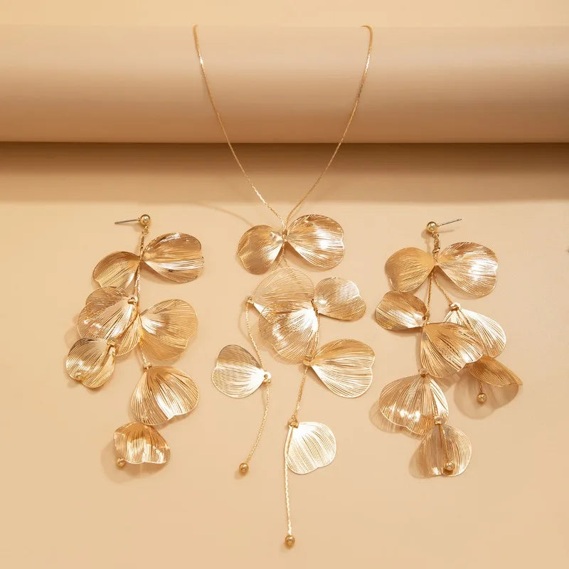 Luxury  Big Flower Leaf Tassel Necklace