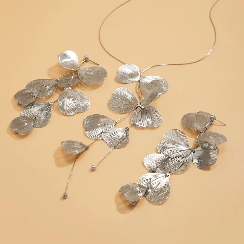 Luxury  Big Flower Leaf Tassel Necklace