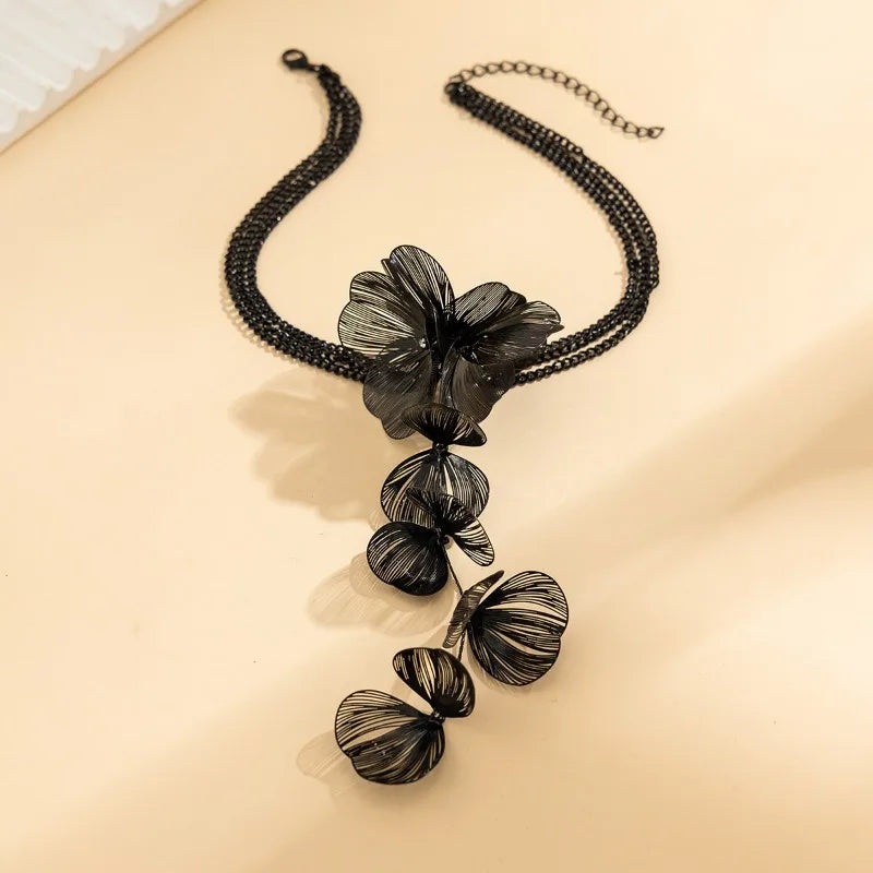 Luxury  Big Flower Leaf Tassel Necklace