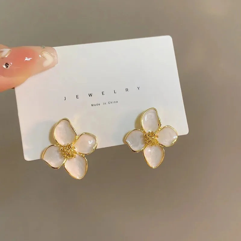 Pearl Crystal Bow Stud Earring