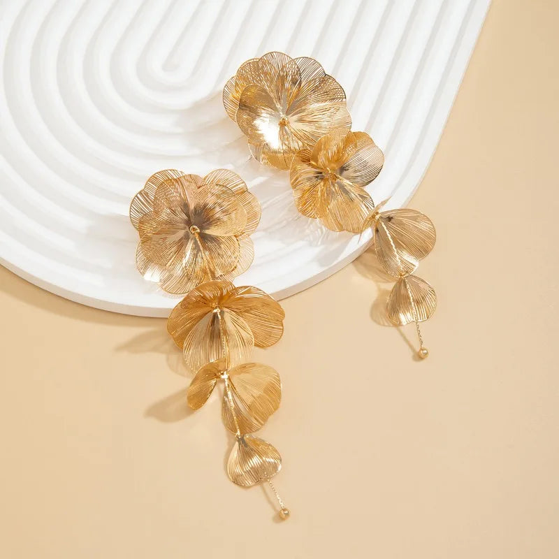 Luxury  Big Flower Leaf Tassel Necklace